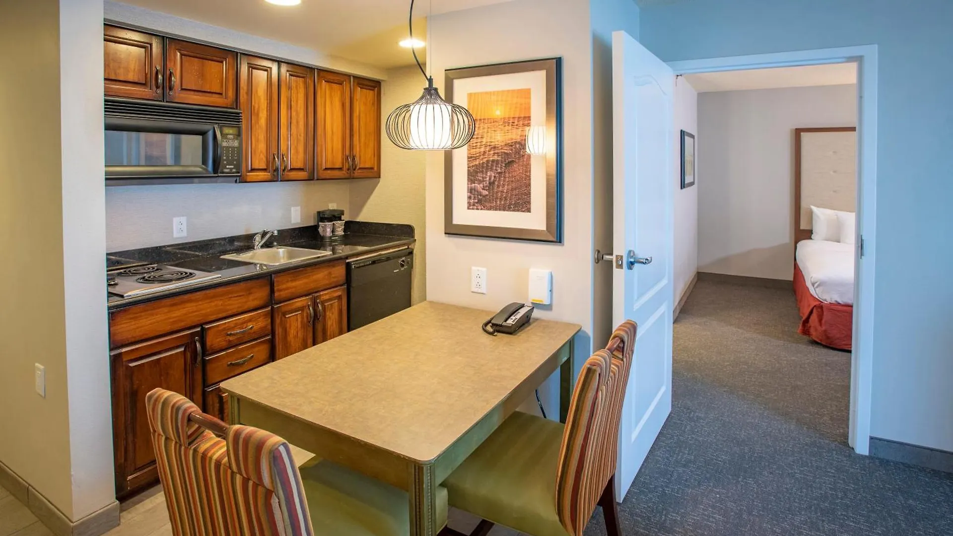 Pensacola Suites Hotel 3*,