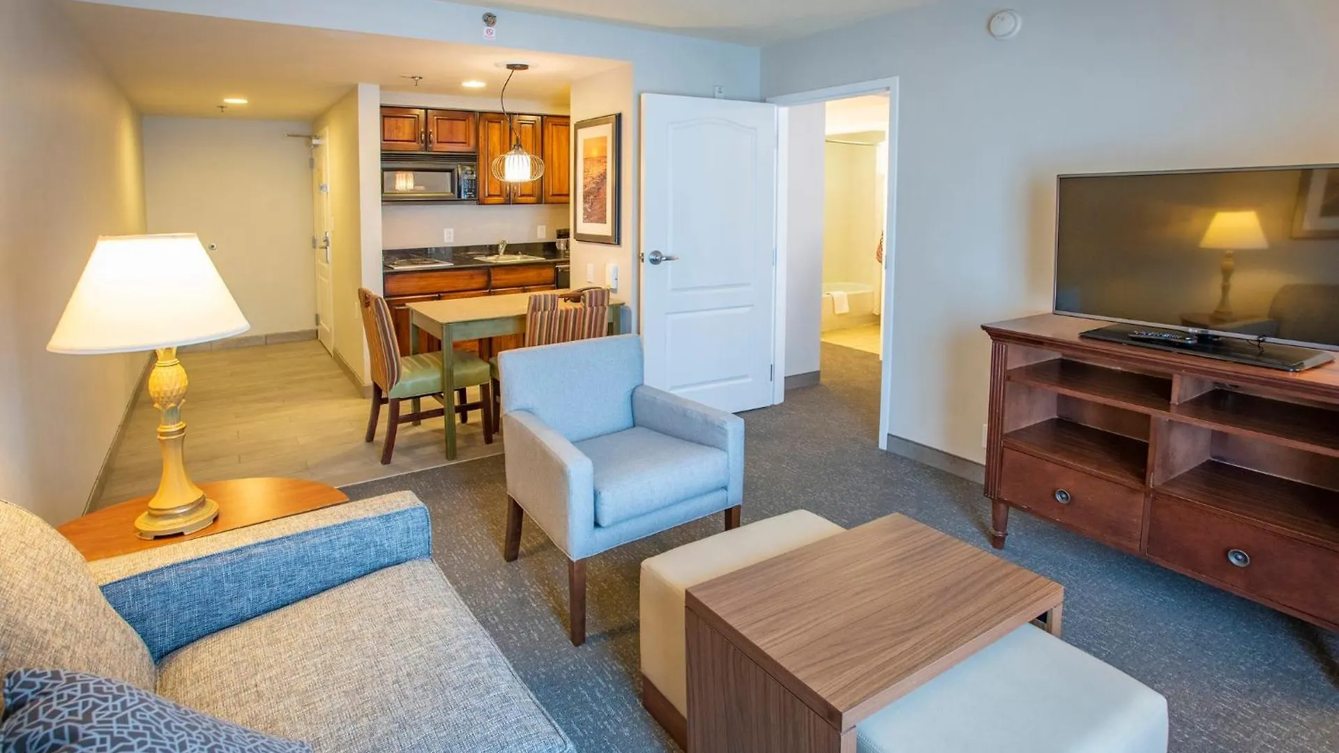 Pensacola Suites Hotel 3*,